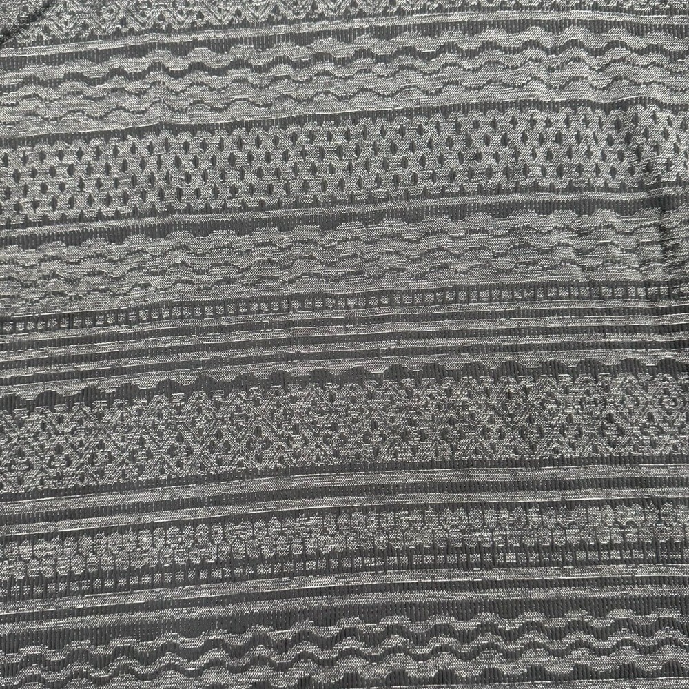 Lululemon Women's Size 10 Long Sleeve Top Gray Black‎ - Picture 3 of 4